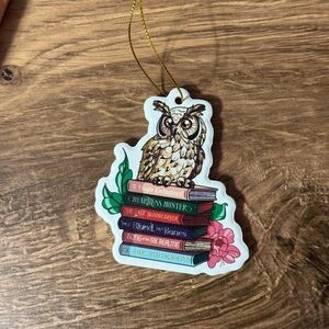 Owlcrate Exclusive Ozwald’s Ornament | December 2024 Box | Owl & Books